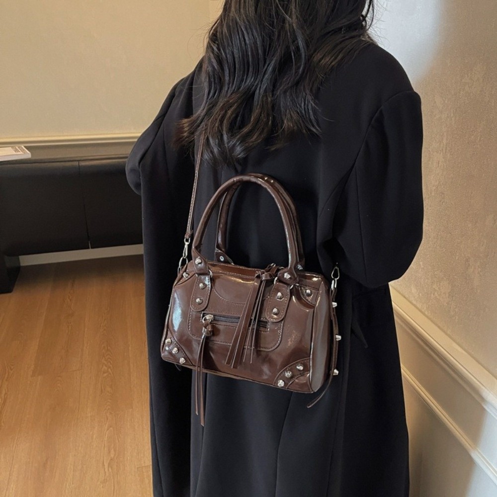 Vintage Rivets Pillow Bag Larg - đánh giá và giá Top Handle Patent Bag