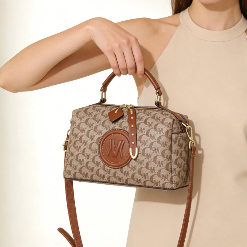 Boston bag, pillow bag, women' - đánh giá và giá Luxury Bags